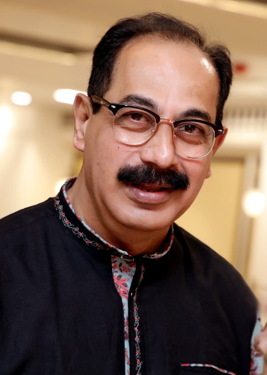 Shri Mahesh Sitaram Desai